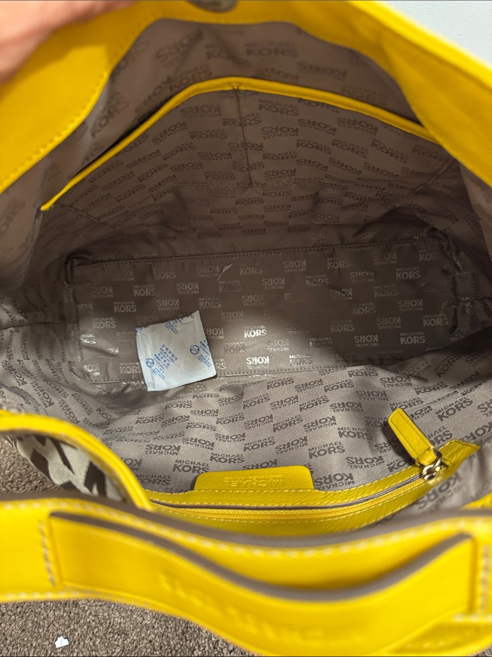 Michael Michael Kors millbrook large jacquard shoulder bag with yellow trim NWT - Picture 9 of 10